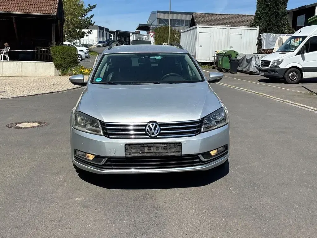 Gebraucht VW Passat Comfortline 140 PS (102 kW) 2011 Silber Kombi