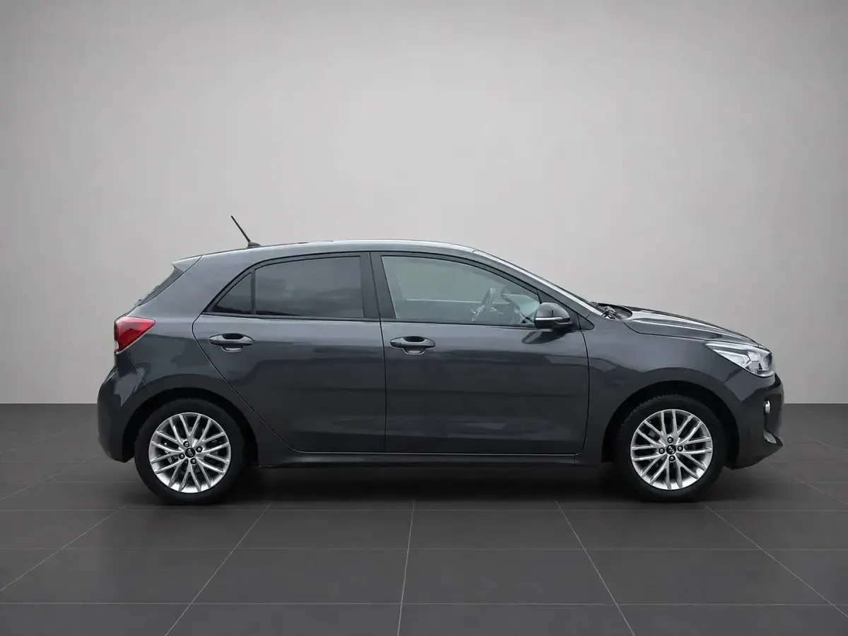 Gebraucht Kia Rio DREAM-TEAM Edition 84 PS (61 kW) 2018 Grau Limousine