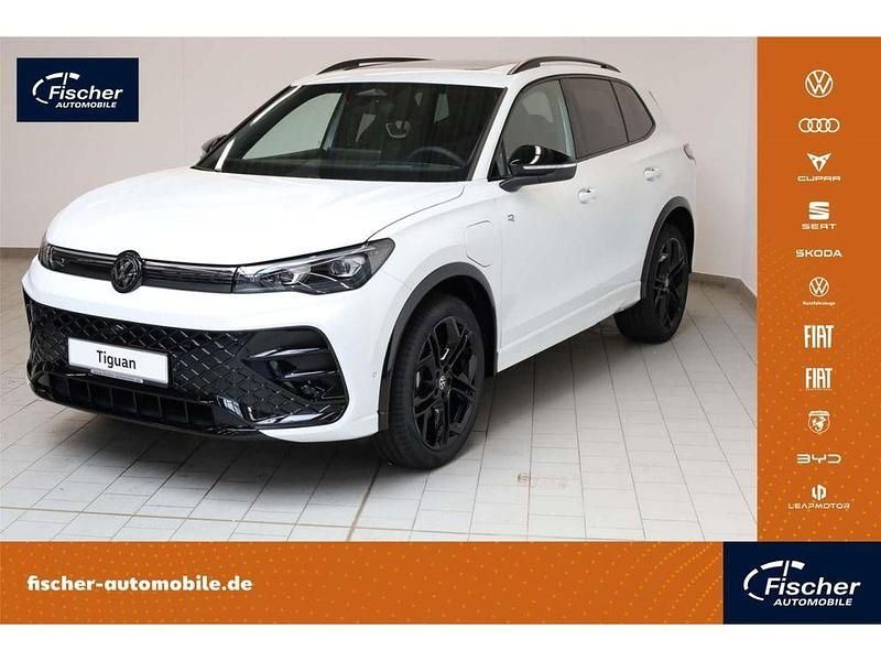 Pure white Neu 2025 VW Tiguan Style SUV | 67.940 € - Bild 1/4