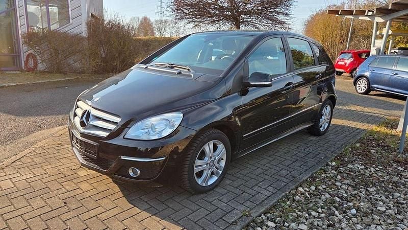 Gebraucht Mercedes B180 109 PS (80 kW) 2011 Schwarz Van / Kleinbus