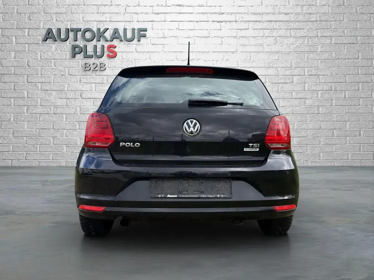 Używany VW Polo Comfortline 90 KM (66 kW) 2016 Czarny Sedan/Limuzyna