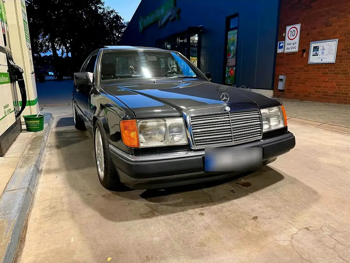 Gebraucht Mercedes 230 132 PS (97 kW) 1991 Grau Coupé