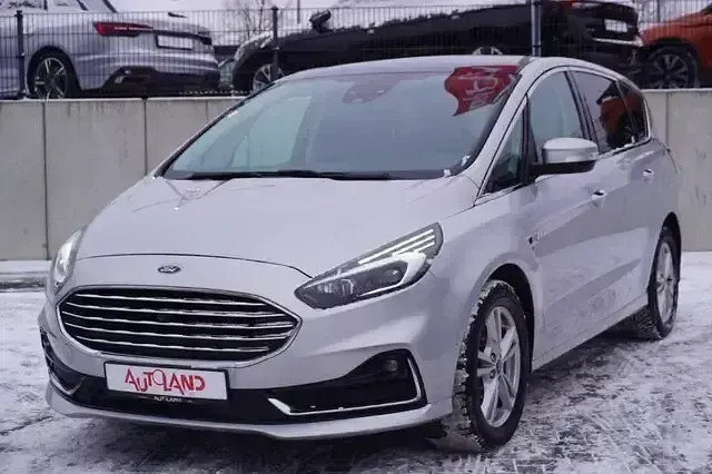 Gebraucht Ford S-MAX Titanium 190 PS (139 kW) 2019 Silber Van / Kleinbus