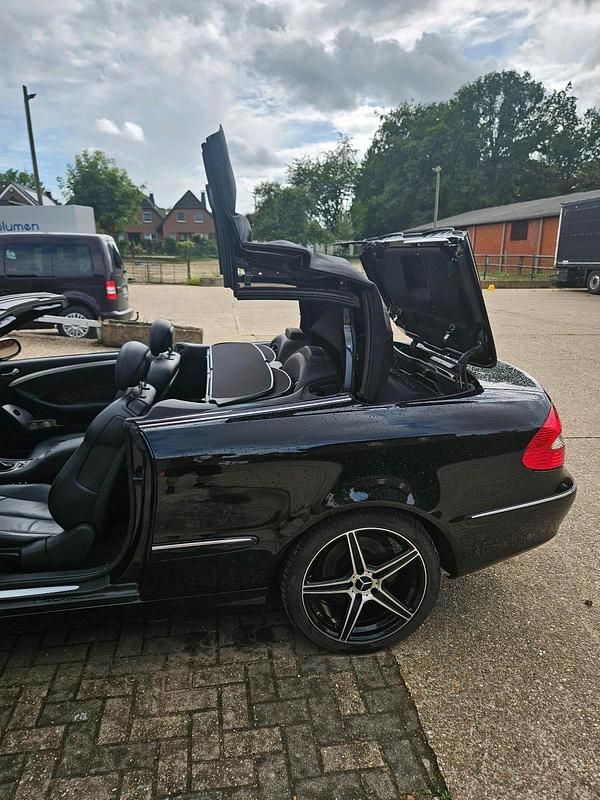 Schwarz Gebraucht 2008 Mercedes CLK200 Avantgarde Cabrio | 6.990 € (Fairer Preis) - Bild 1/4