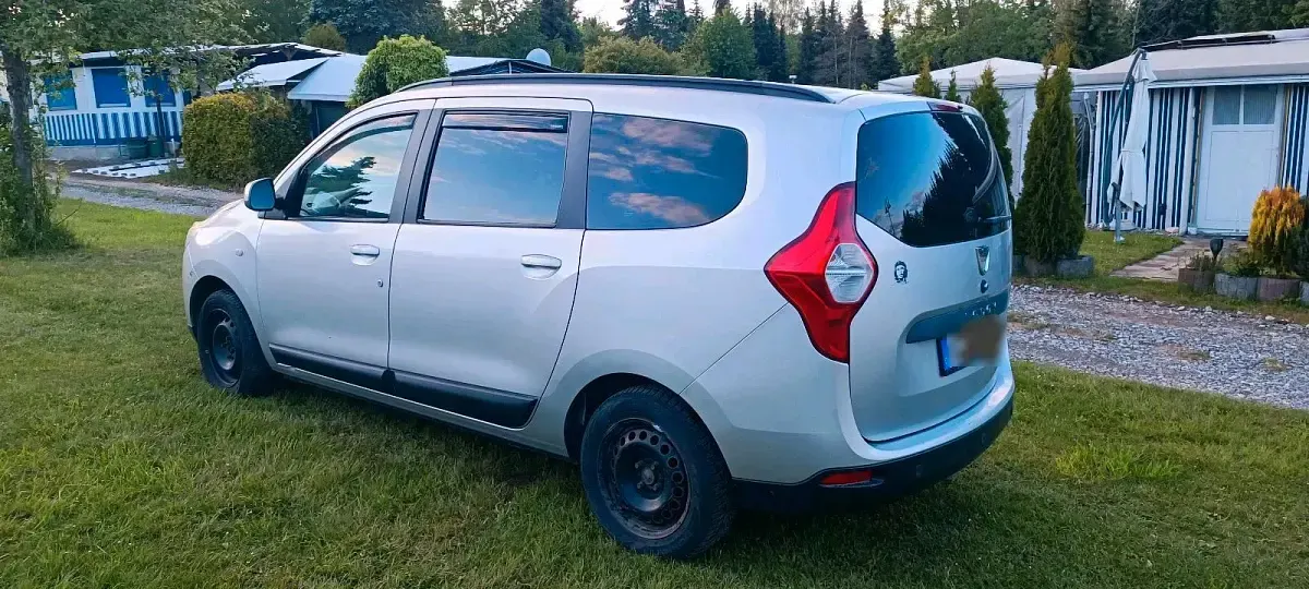 Gebraucht Dacia Lodgy 107 PS (78 kW) 2012 Silber Van / Kleinbus