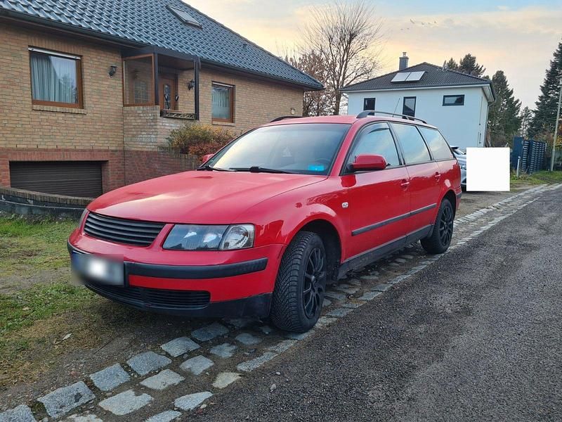 Gebraucht VW Passat 116 PS (85 kW) 2000 Rot Kombi