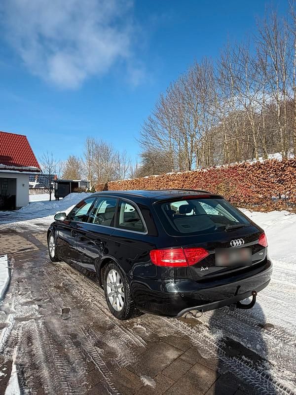 Gebraucht Audi A4 120 PS (88 kW) 2011 Schwarz Kombi