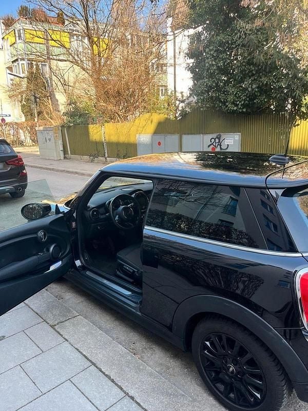 Usata Mini ONE 102 CV (75 kW) 2021 Nero Utilitaria