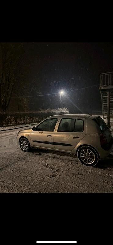 Brugt Renault Clio II 73 HK (53 kW) 2007 Sølv Sedan