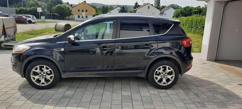 Gebraucht Ford Kuga Trend 140 PS (102 kW) 2011 Schwarz SUV