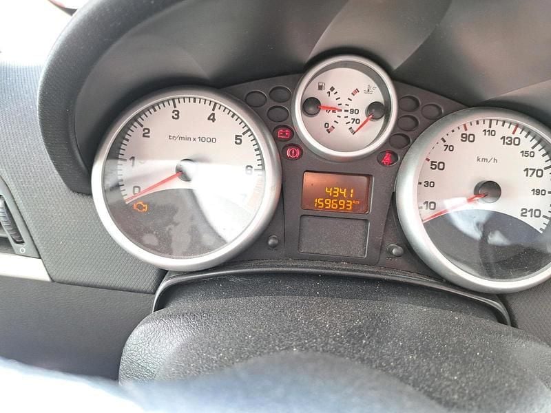 Rot Gebraucht 2009 Peugeot 207 Kleinwagen | 900 € (Superpreis) - Bild 1/4