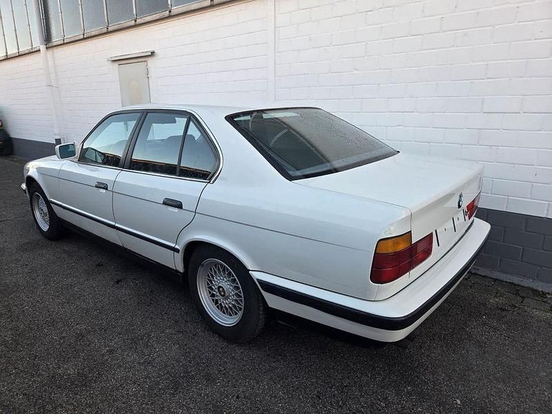 Gebraucht BMW 525 170 PS (125 kW) 1989 Weiß Limousine