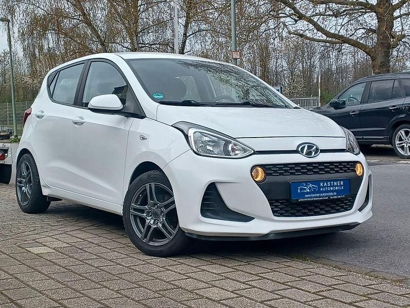 Gebraucht Hyundai i10 67 PS (49 kW) 2017 Weiß Kleinwagen