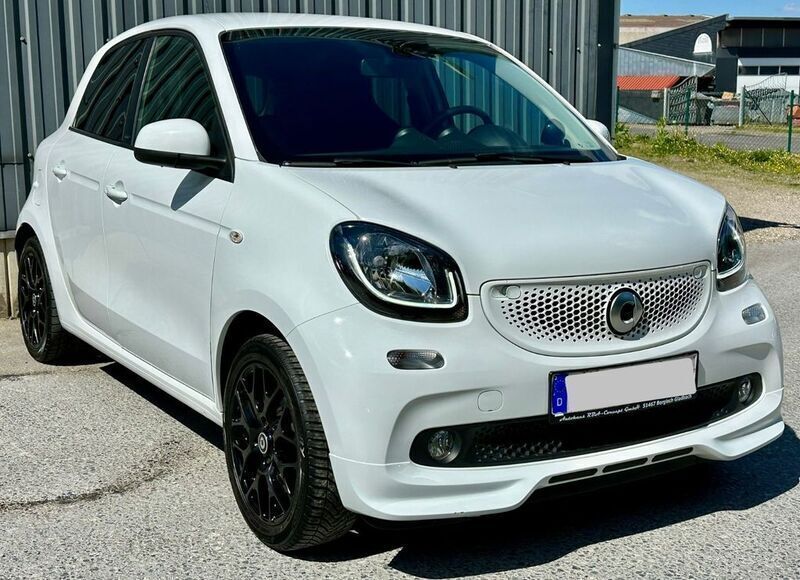 Weiß Gebraucht 2019 Smart ForFour Brabus Limousine | 8.990 € (Superpreis) - Bild 1/4