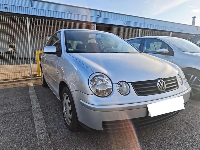 Silber Gebraucht 2003 VW Polo Limousine | 2.990 € (Teuer) - Bild 1/4