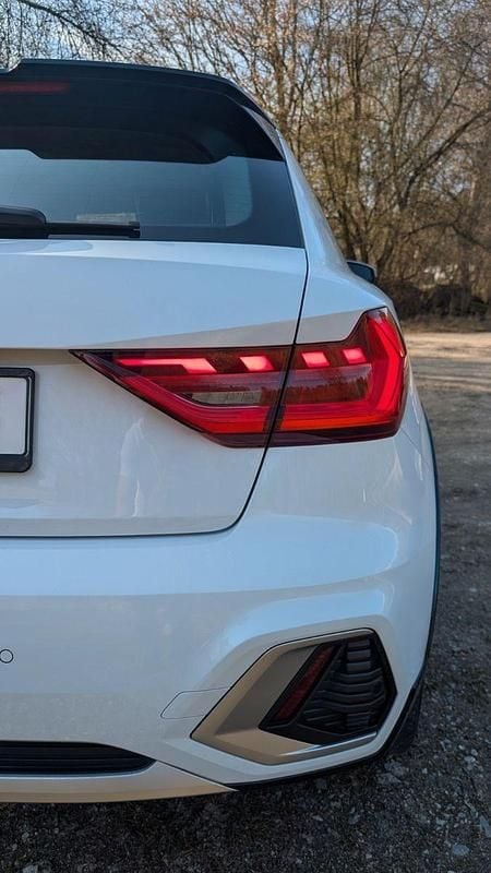 Gebraucht Audi A1 Comfort 110 PS (80 kW) 2021 Weiß SUV