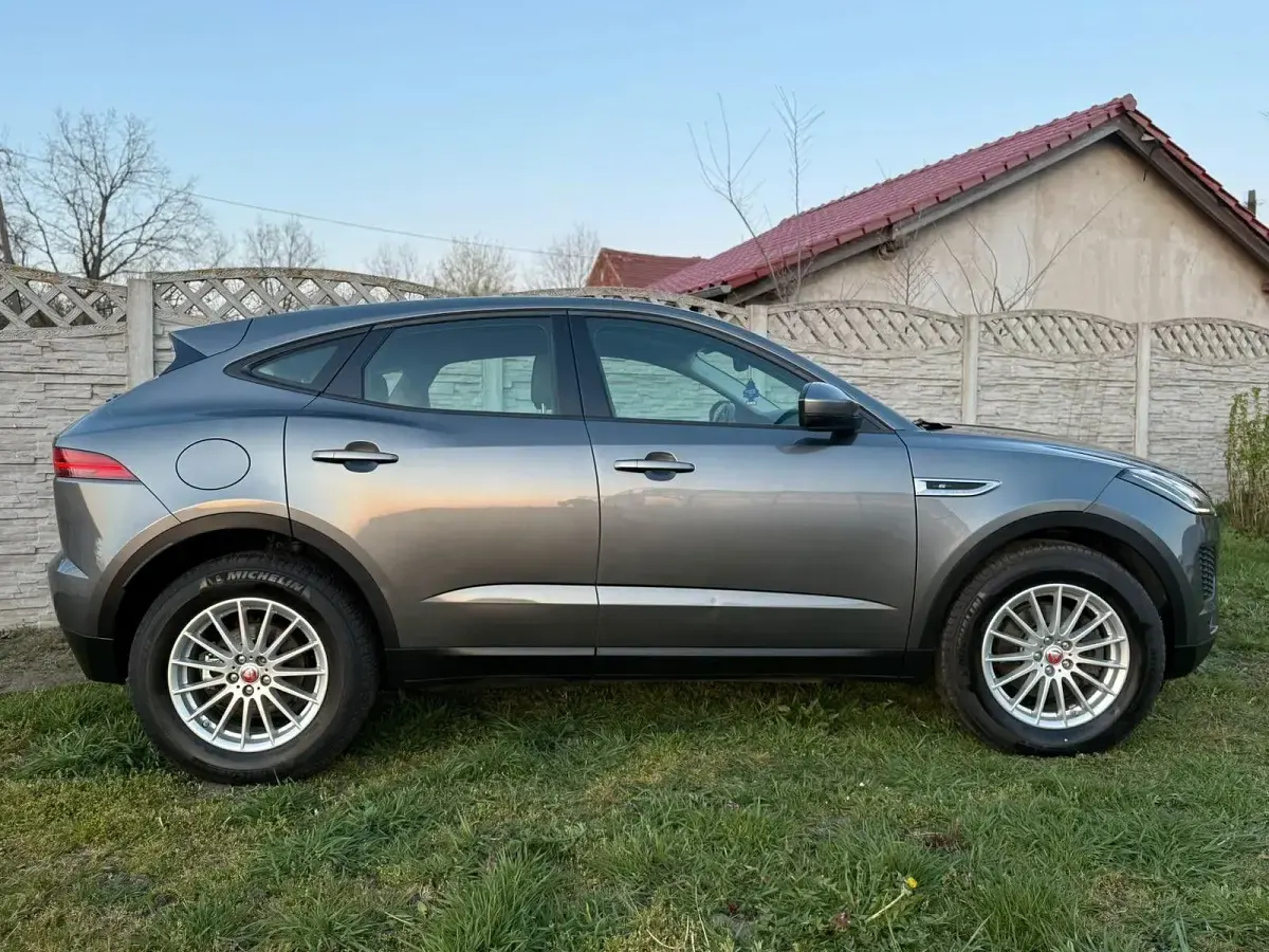 Usata Jaguar E-Pace 150 CV (110 kW) 2019 Grigio SUV