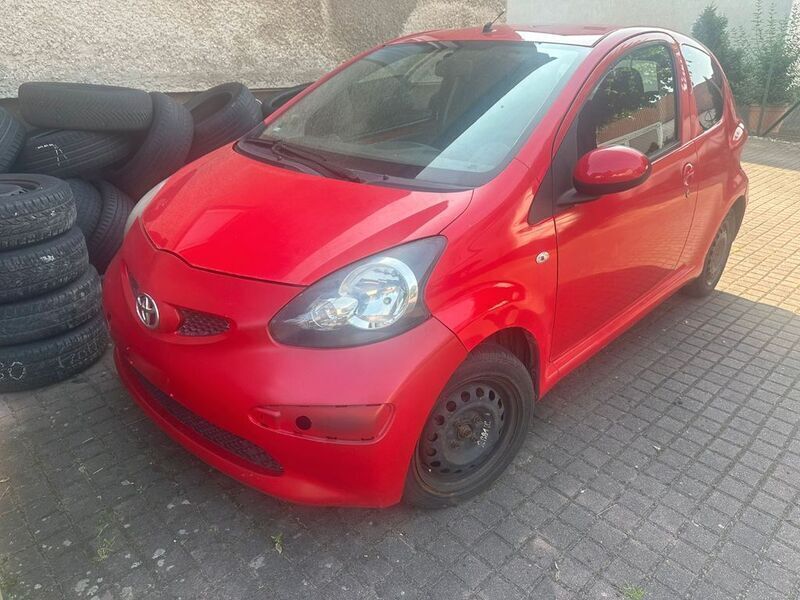 Rot Gebraucht 2008 Toyota Aygo City Kleinwagen | 750 € (Guter Preis) - Bild 1/4
