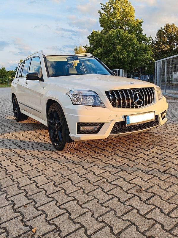 Weiß Gebraucht 2012 Mercedes GLK250 SUV | 11.499 € (Guter Preis) - Bild 1/4
