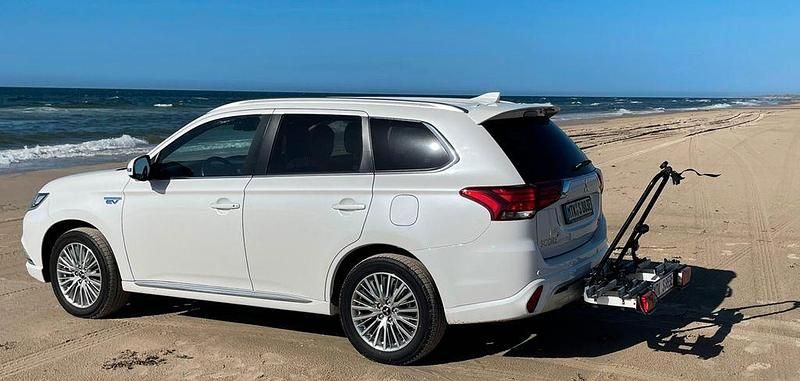 Gebraucht Mitsubishi Outlander P-HEV Edition 224 PS (164 kW) 2019 Weiß SUV