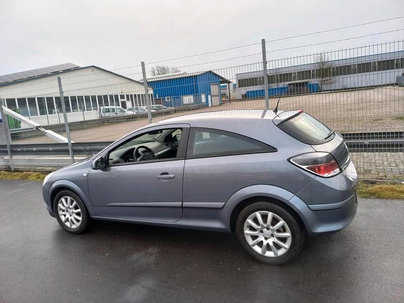 Gebraucht Opel Astra GTC 104 PS (76 kW) 2005 Grau Limousine