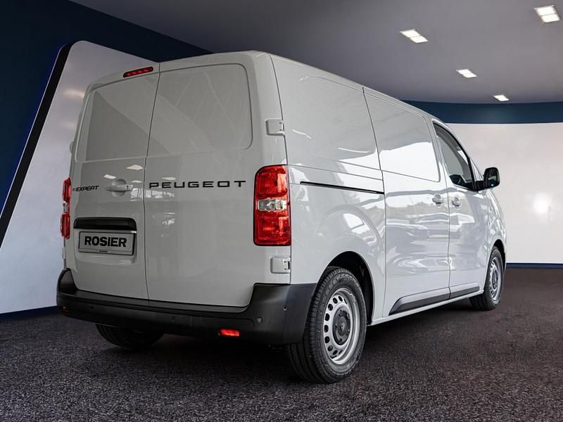 Gebraucht Peugeot e-Expert 100 kW (136 PS) 2025 Weiss / kaolin weiss Van