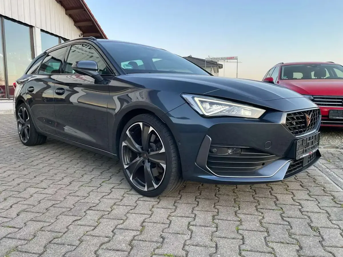 Używany Cupra Leon VZ 245 KM (180 kW) 2023 Szary Kombi