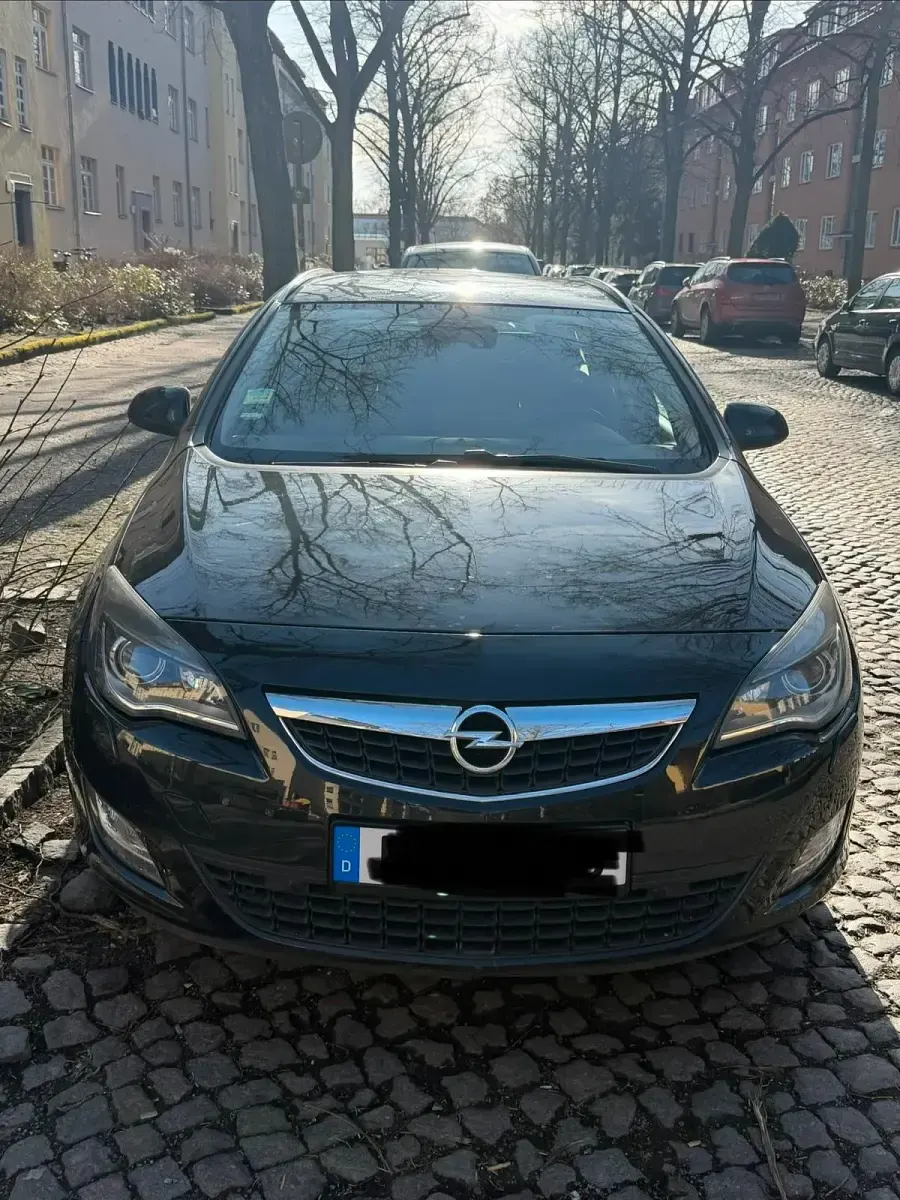 Gebraucht Opel Astra 165 PS (121 kW) 2012 Schwarz Kombi