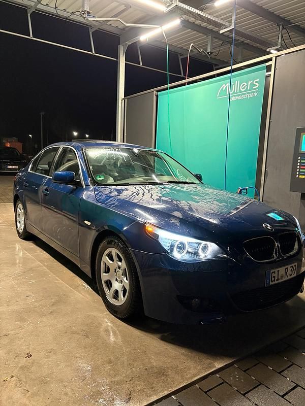 Gebraucht BMW 520 170 PS (125 kW) 2003 Blau Limousine