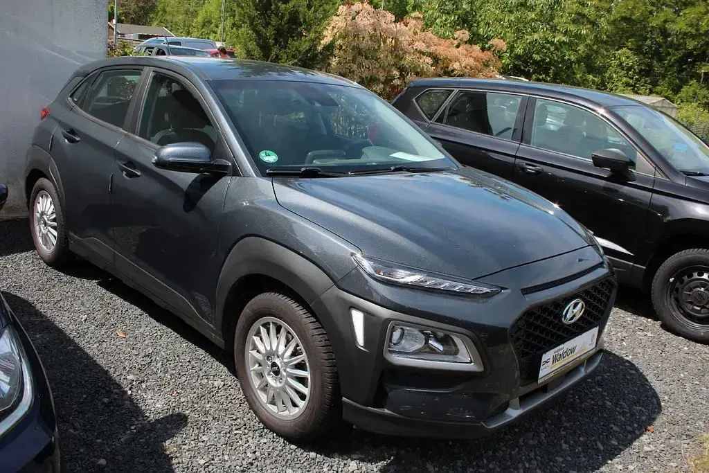 Gebraucht Hyundai Kona Select 120 PS (88 kW) 2020 Grau SUV