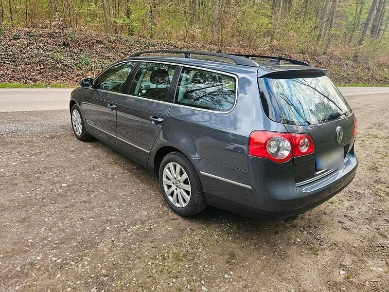 Gebraucht VW Passat 110 PS (80 kW) 2010 Grau Kombi