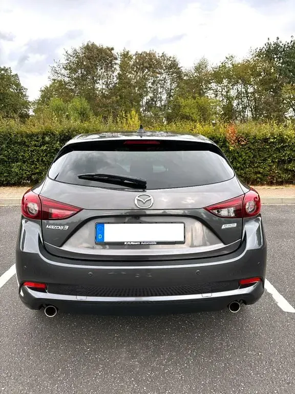 Gebraucht Mazda 3 Signature 120 PS (88 kW) 2018 Grau Limousine