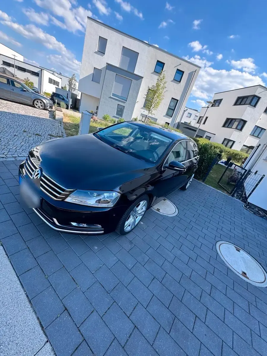Gebraucht VW Passat Highline 160 PS (117 kW) 2013 Schwarz Limousine