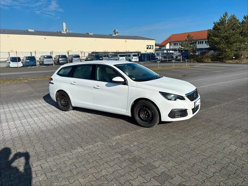 Gebraucht Peugeot 308 SW Allure 131 PS (96 kW) 2018 Weiß Kombi