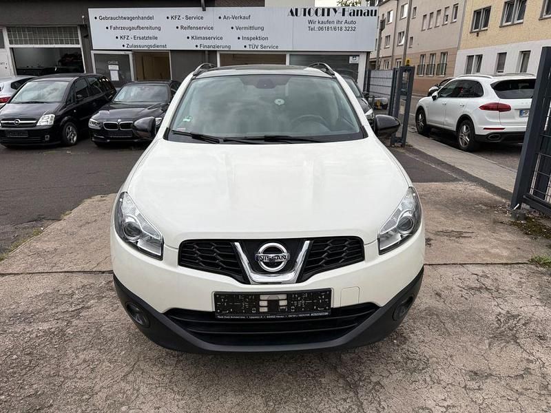 Weiß Gebraucht 2013 Nissan Qashqai 360º SUV | 8.490 € (Fairer Preis) - Bild 1/4