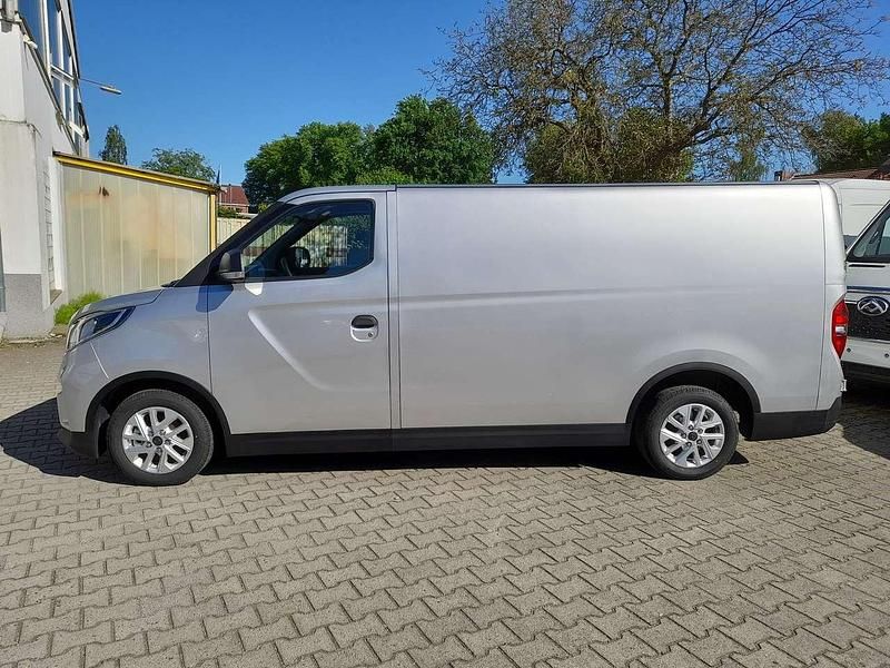 Neu Maxus eDeliver 3 117 kW (160 PS) 2025 Silber Van