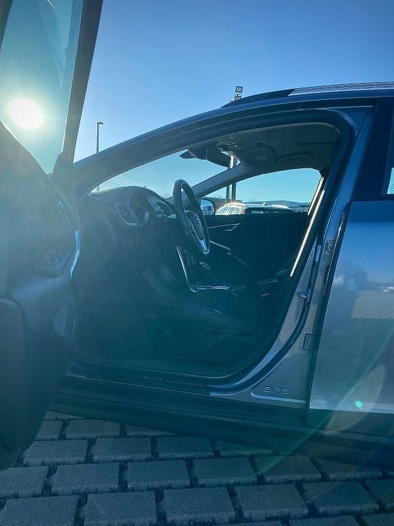 Gebraucht Volvo V40 CC Plus 152 PS (111 kW) 2017 Grau Kombi