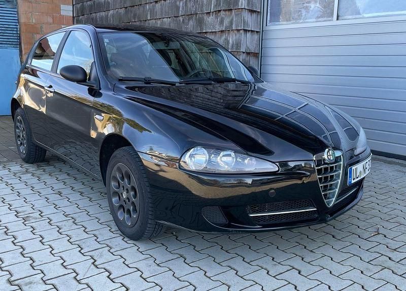 Gebraucht Alfa Romeo 147 105 PS (77 kW) 2009 Schwarz Kleinwagen