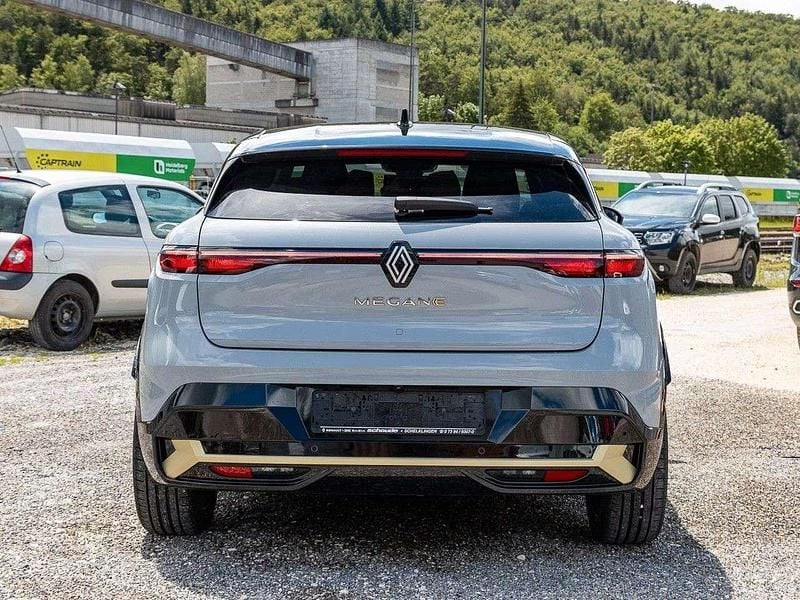 Używany Renault Megane E-Tech Iconic 160 kW (218 KM) 2022 Szary SUV