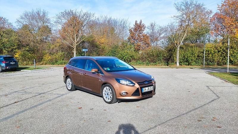 Gebraucht Ford Focus Titanium 125 PS (91 kW) 2014 Braun Limousine
