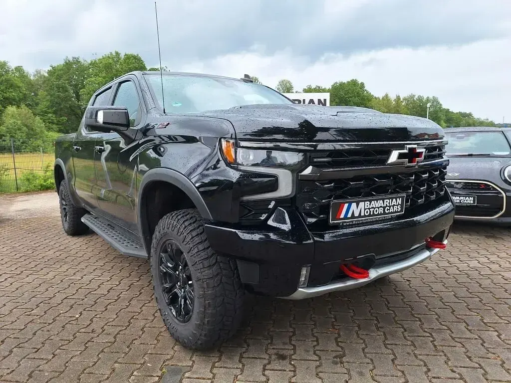 Gebraucht Chevrolet Silverado 426 PS (313 kW) 2022 Schwarz SUV