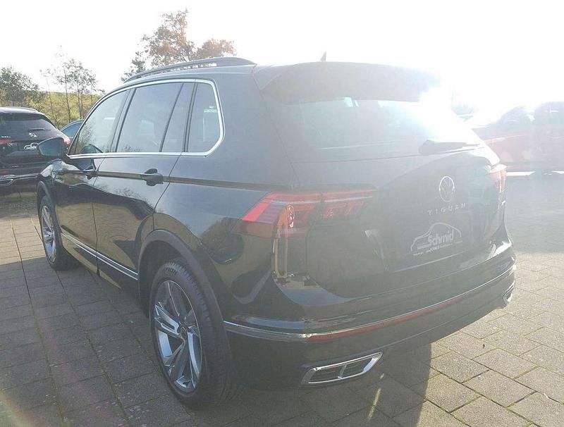 Gebraucht VW Tiguan R-line 200 PS (147 kW) 2023 Deep black perleffekt SUV