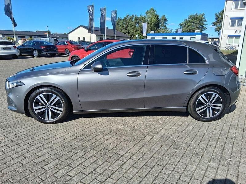 Gebraucht Mercedes A180 Progressive 136 PS (100 kW) 2019 Grau Limousine