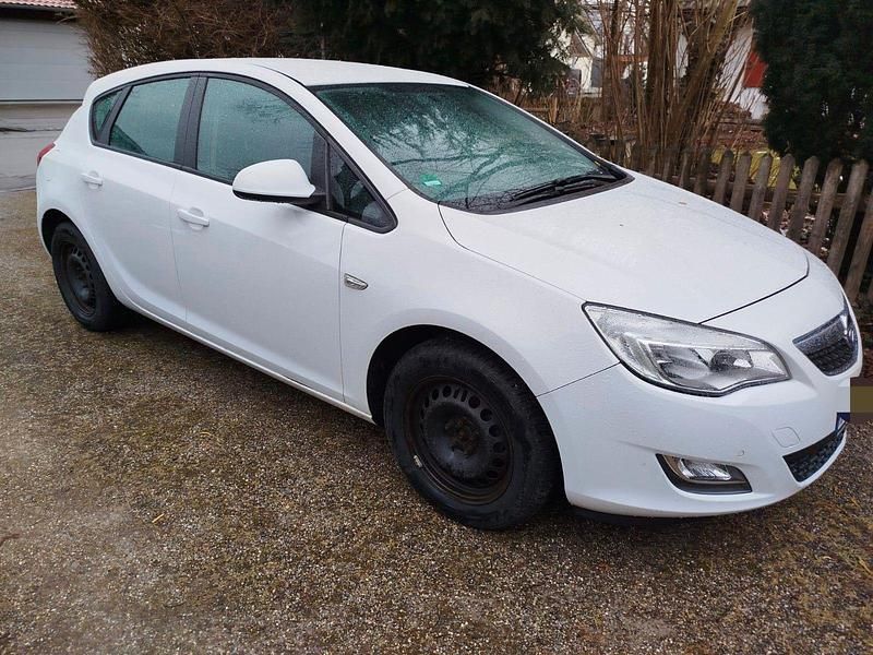 Gebraucht Opel Astra 120 PS (88 kW) 2010 Weiß Limousine