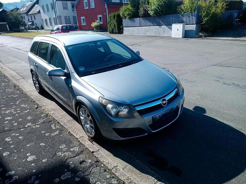 Grau Gebraucht 2005 Opel Astra Kombi | 1.850 € (Fairer Preis) - Bild 1/4