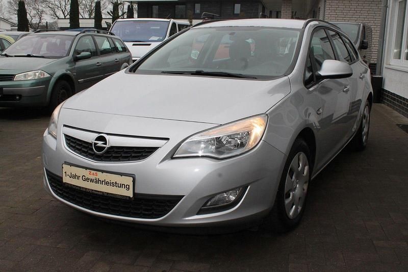 Gebraucht Opel Astra Selection 95 PS (69 kW) 2011 Silber Kombi
