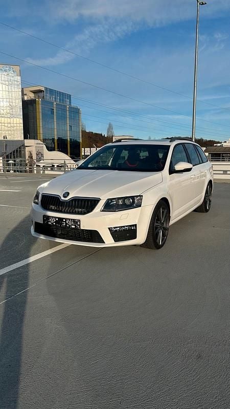 Weiß Gebraucht 2016 Skoda Octavia vRS Kombi | 9.999 € (Superpreis) - Bild 1/4