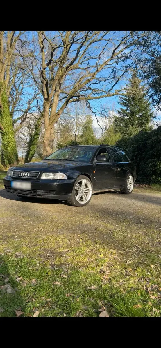 Gebraucht Audi A4 125 PS (91 kW) 1996 Schwarz Kombi