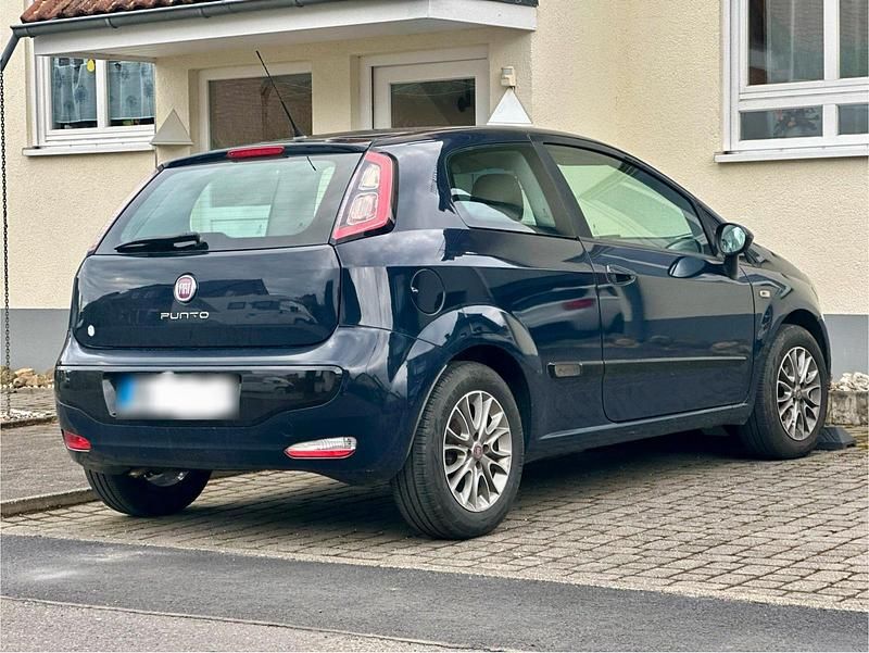 Gebraucht Fiat Punto Evo 69 PS (50 kW) 2011 Blau Kleinwagen