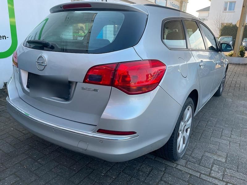 Gebraucht Opel Astra 110 PS (80 kW) 2013 Grau Kombi